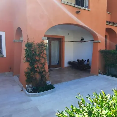 Ferienhaus Le Residenze Del Mare Loiri Porto San Paolo